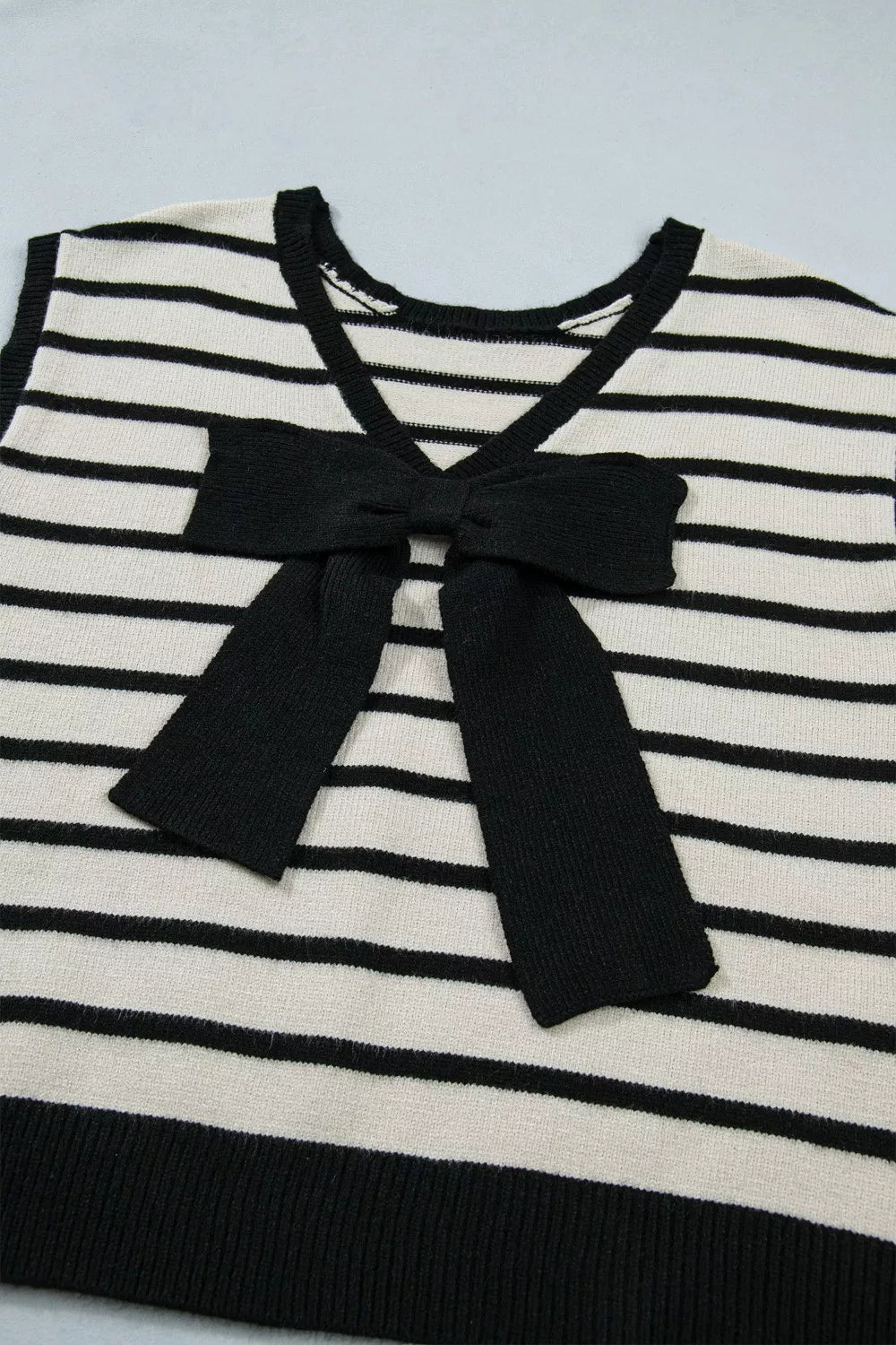 Short sleeve bow sweater back view