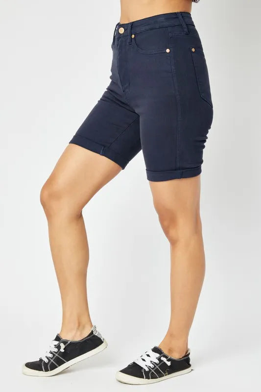 Close up of the high waistband and front pocket