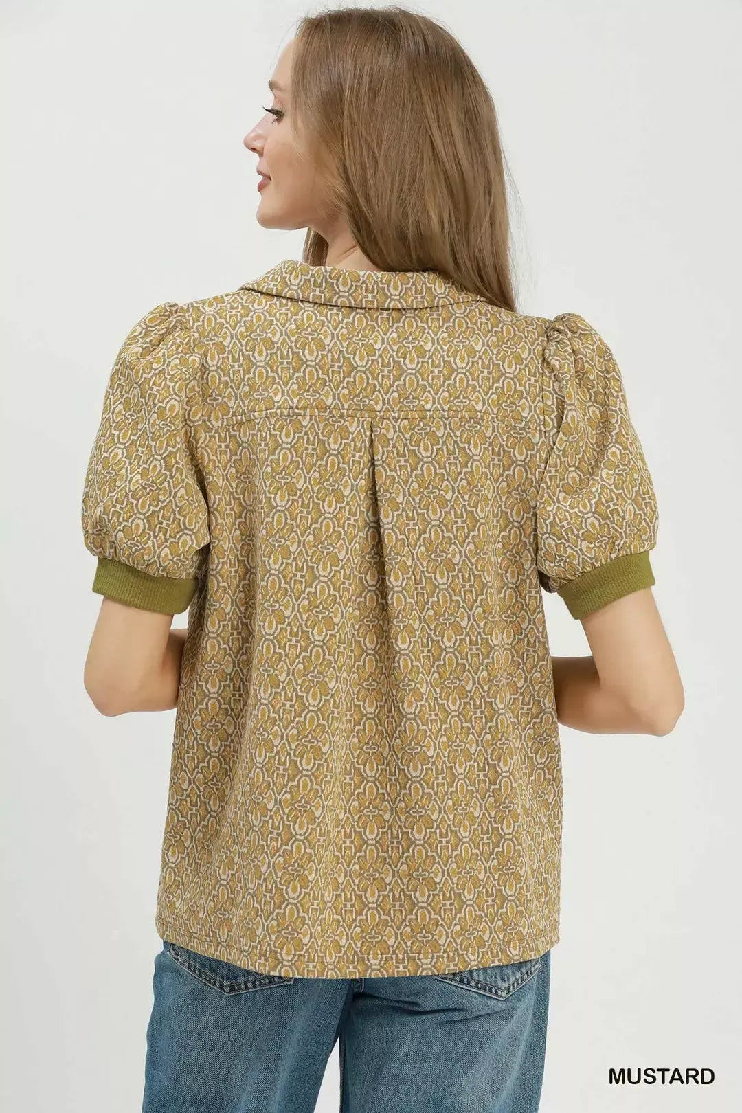 Side view of the collared puff sleeve top