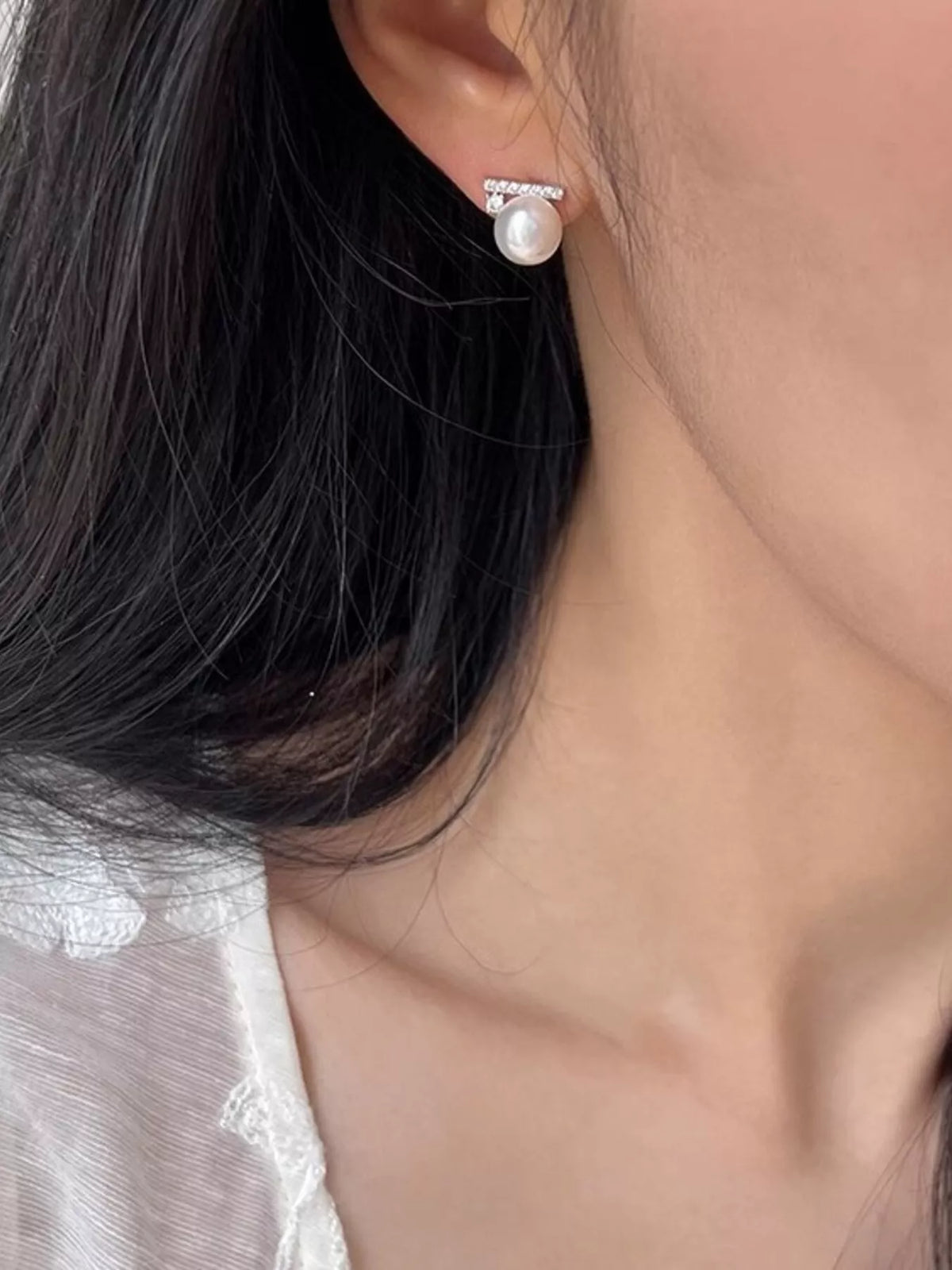 zircon pearl stud earrings scale view