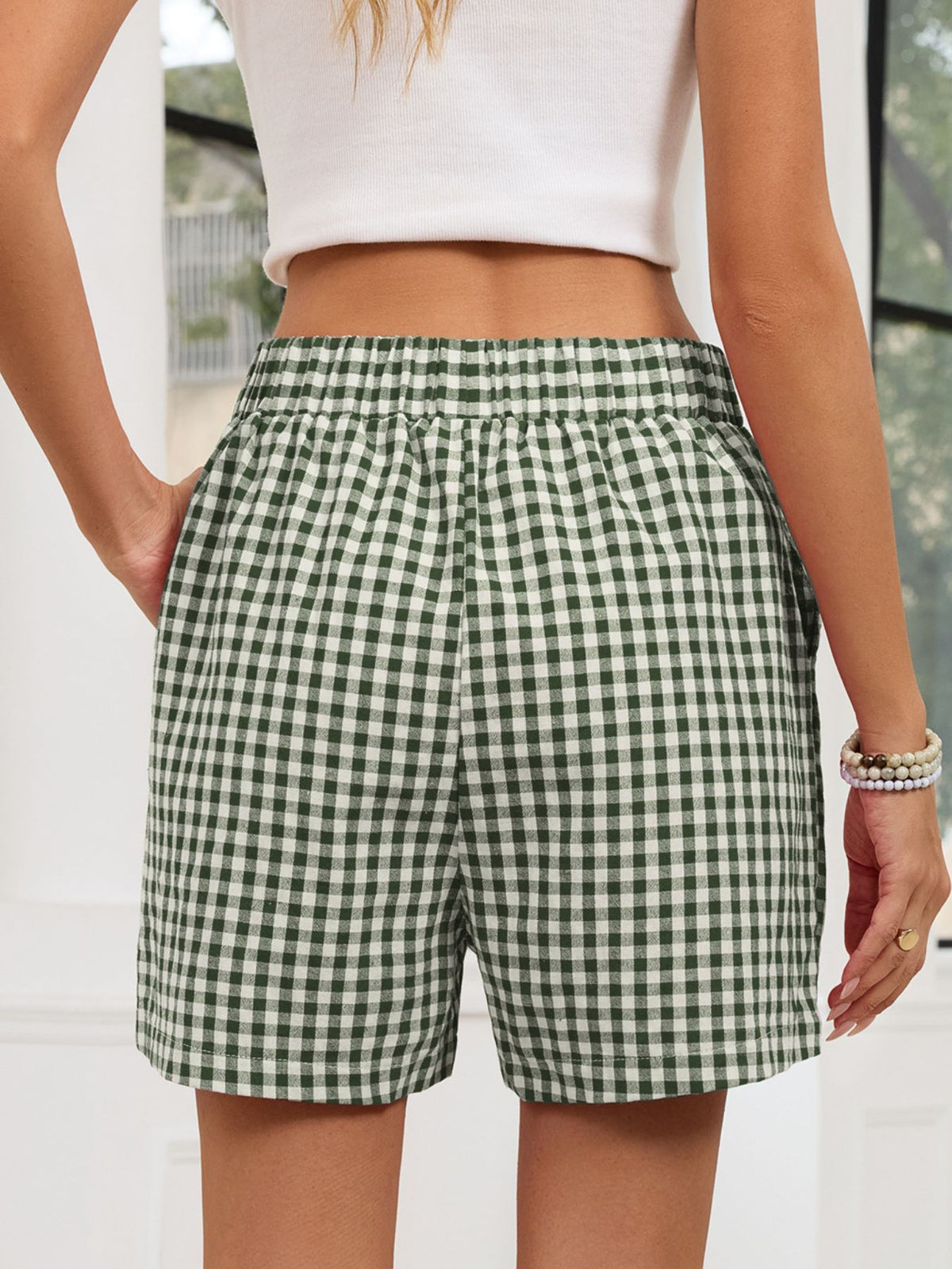 Gingham shorts alternate pocket detail