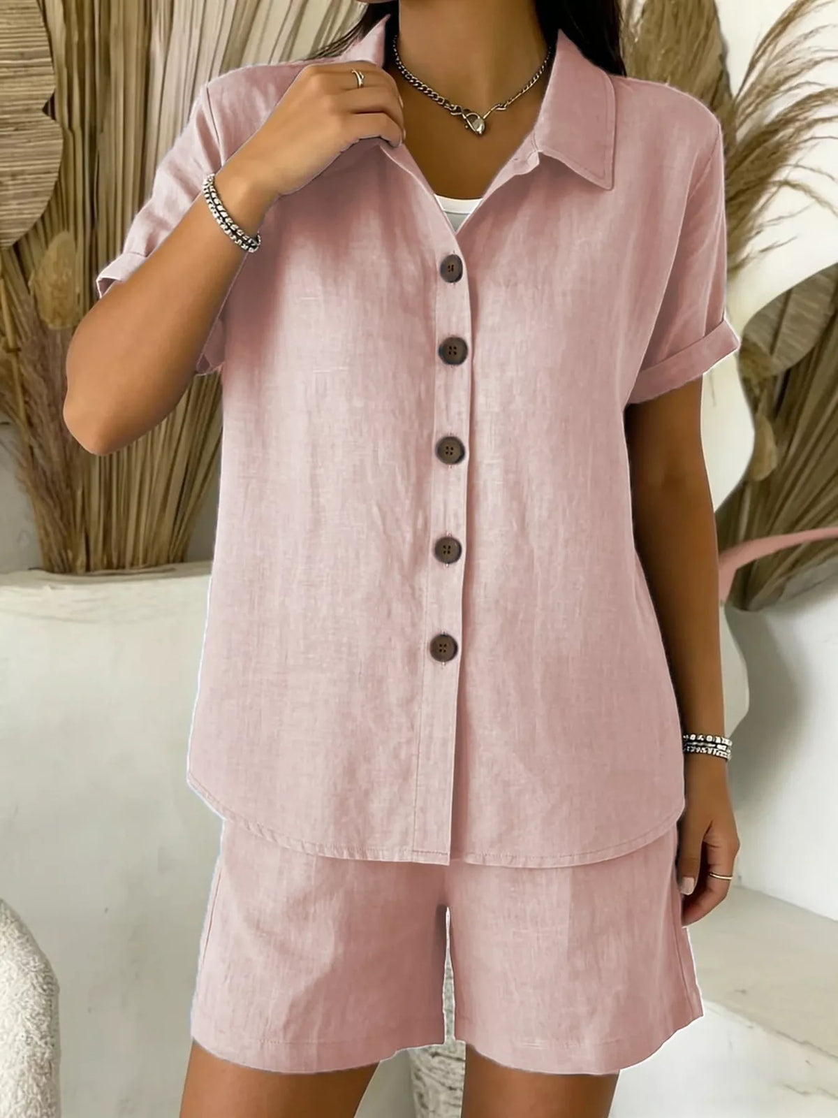 Detail of the short sleeve hem and shirt collar