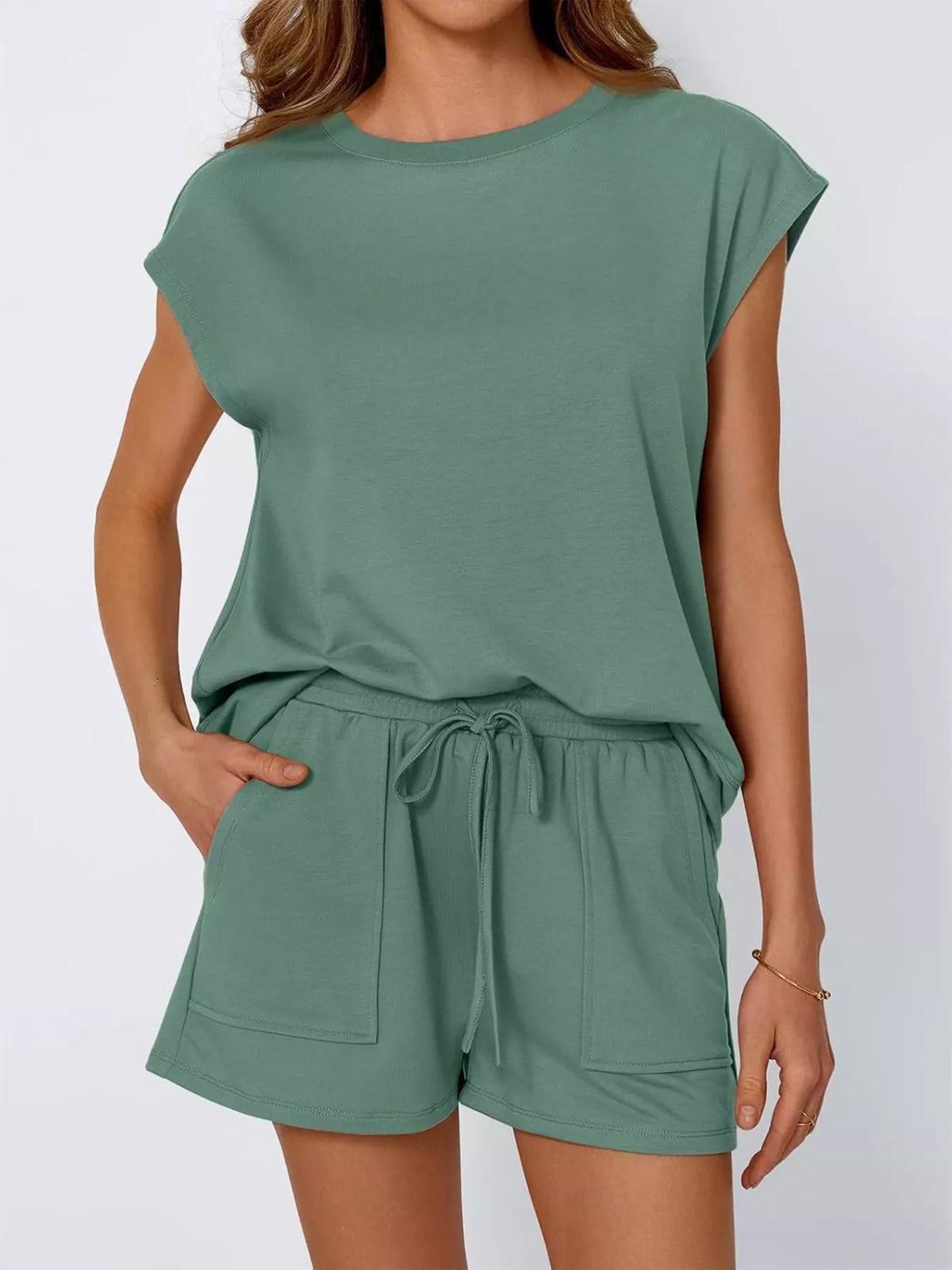 Casual t-shirt and shorts set styled look