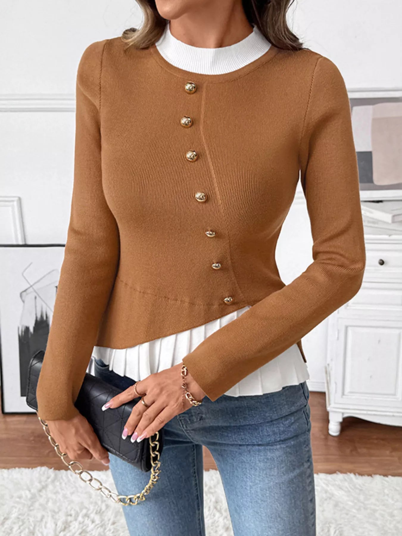 Decor Button Contrast Hem Knit Top - Fashorio