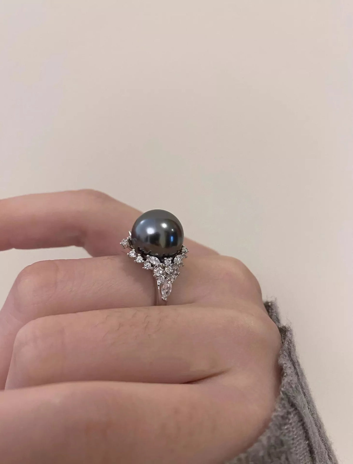 Sterling silver pearl ring with gift box view
