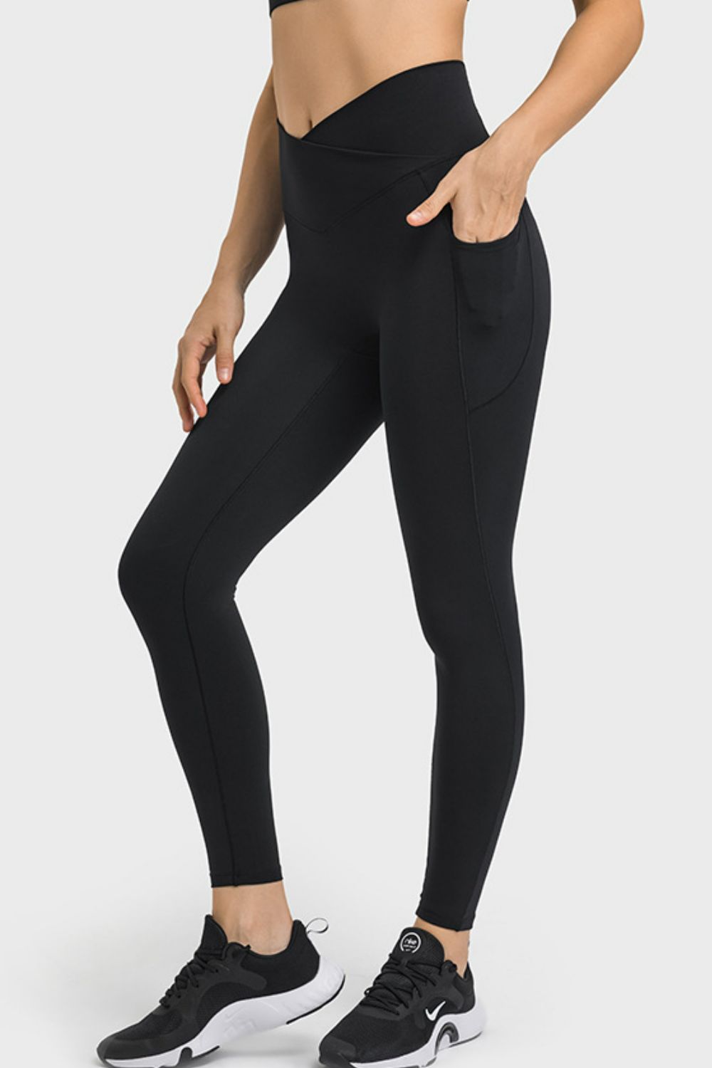 V Waist Yoga Leggings with Pockets styled with sneakers