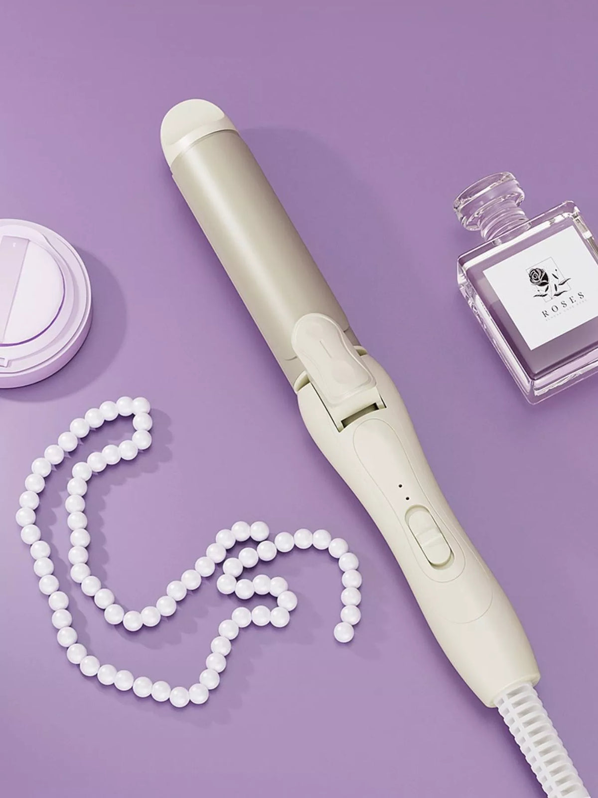 Curling iron creating a curl