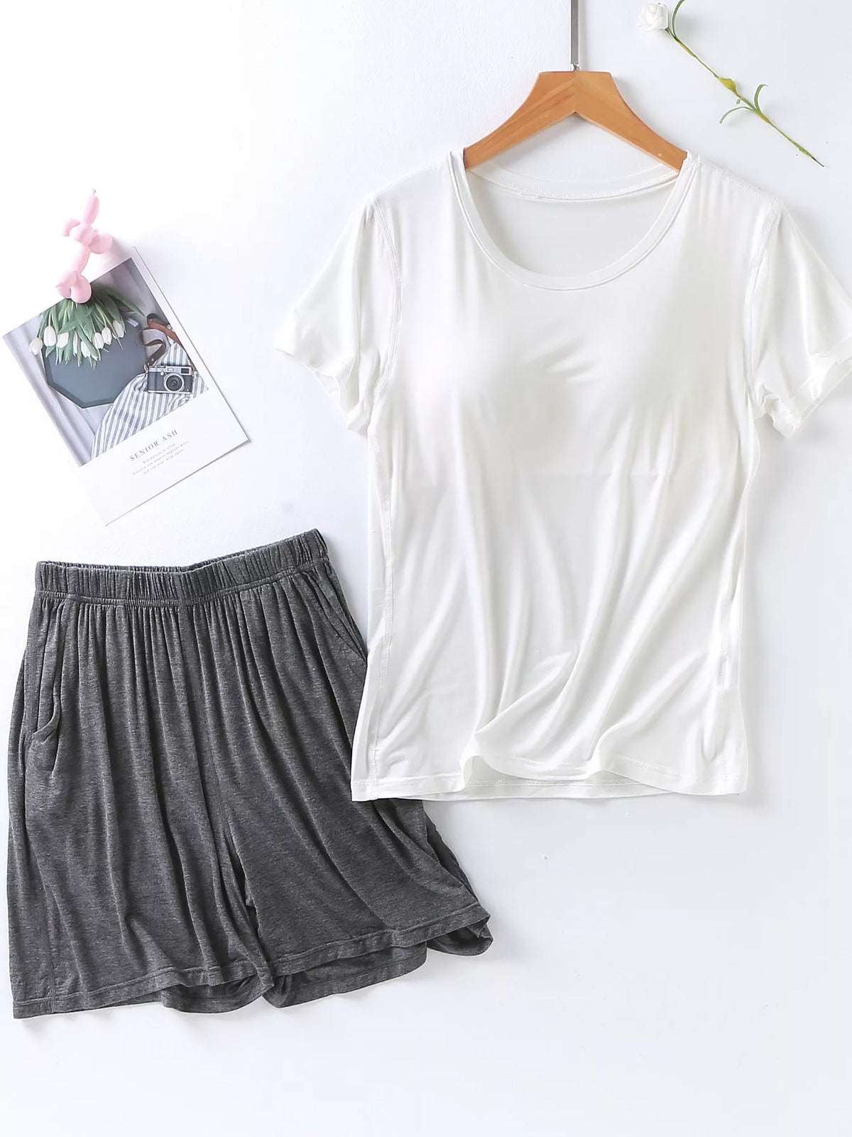 Padded round neck modal tee detail