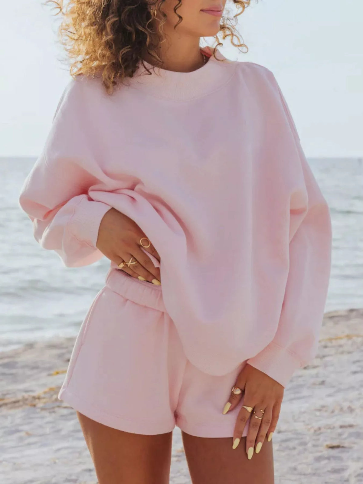 Relaxed fit round neck sweatshirt and shorts set front view