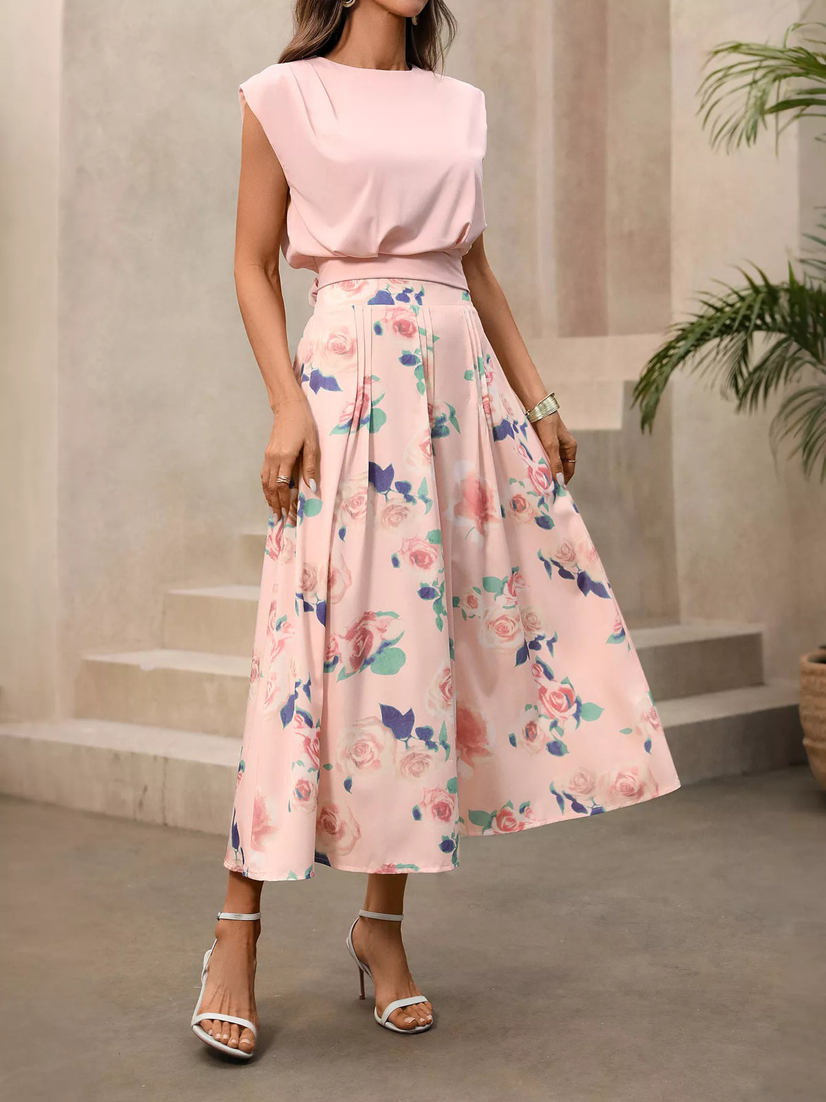 Floral print skirt set side view
