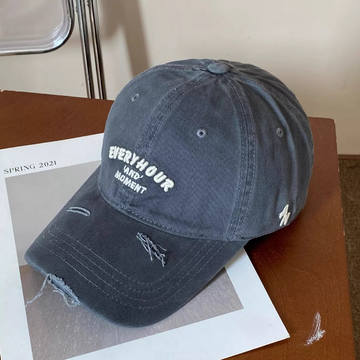 Cotton baseball cap in a darker colourway