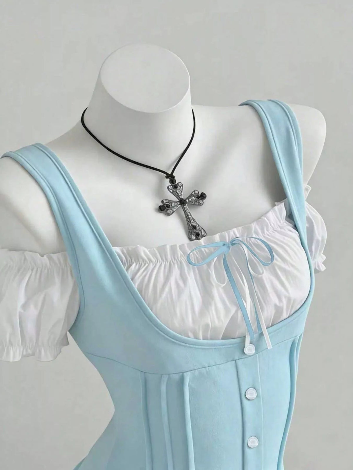 Tied detail close up on ruched top