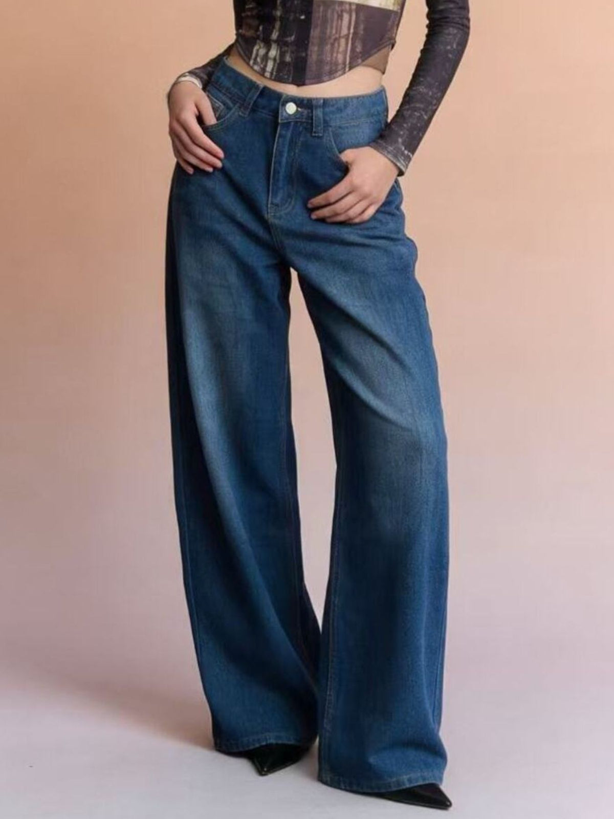 Cutout detail on wide leg jeans