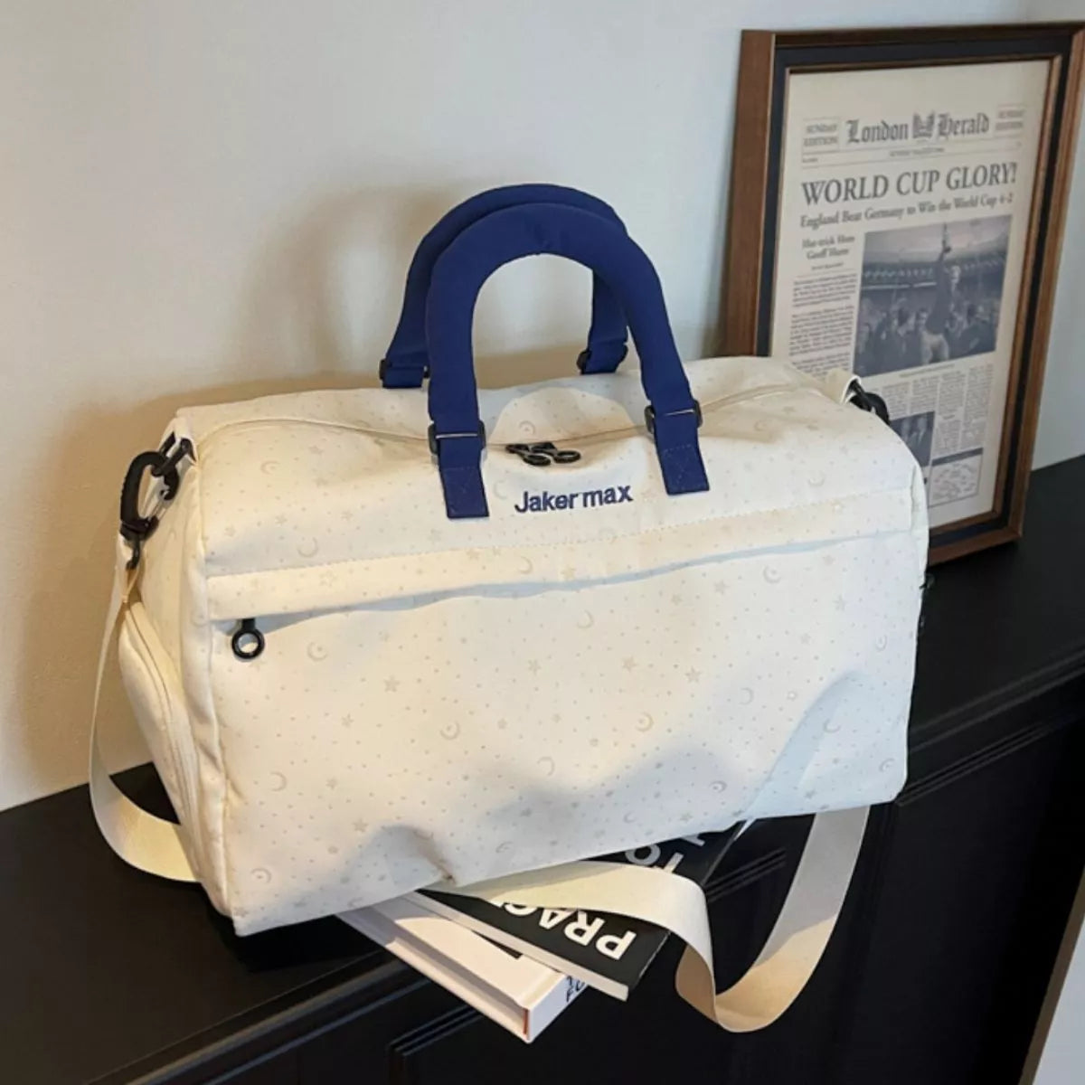 Lightweight duffel end panel view