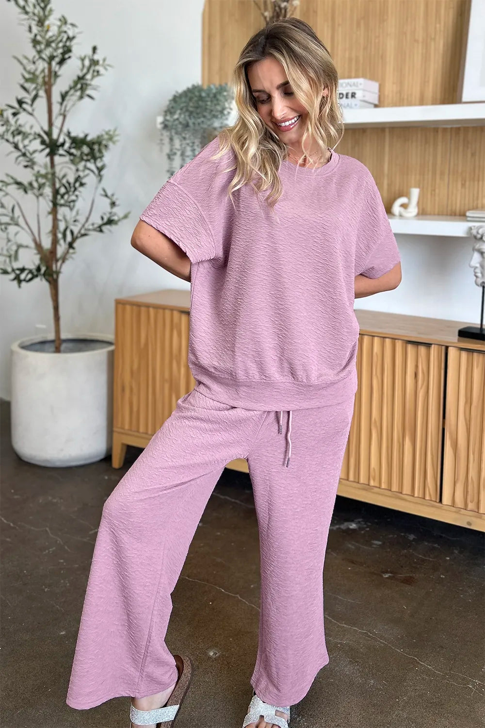 Short sleeve top and pants set seated styling view