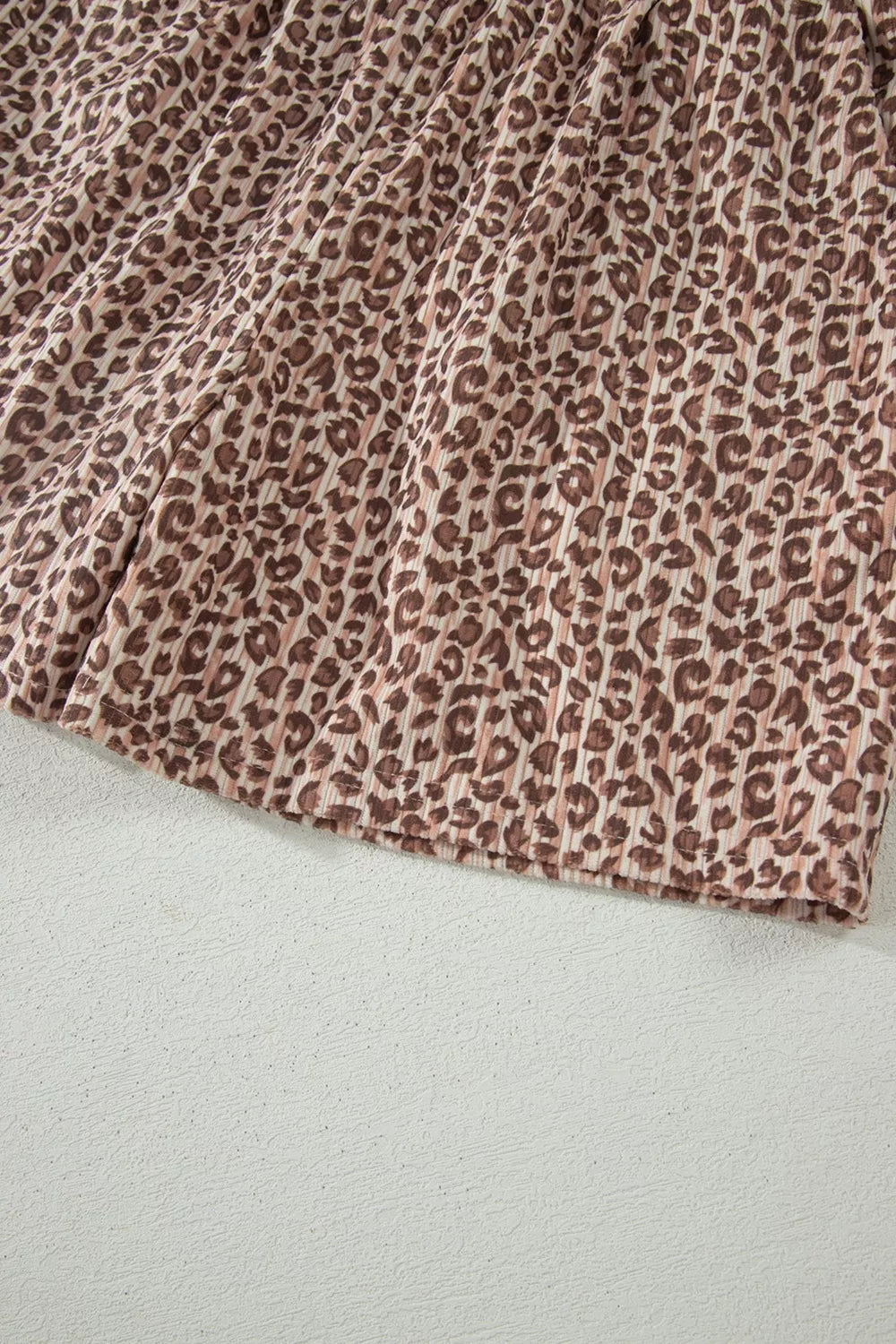 Ribbed patchwork leopard tee detail