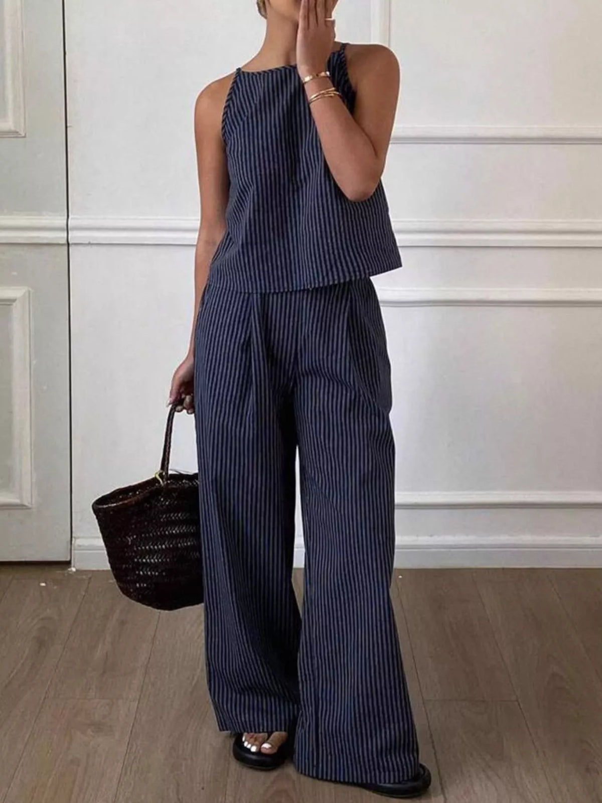 Womens coordinated striped wide leg two piece set