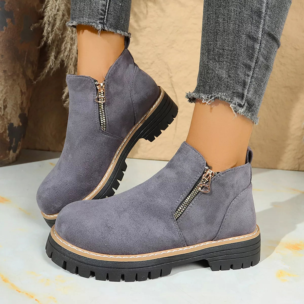 Suede round toe platform boots shaft detail
