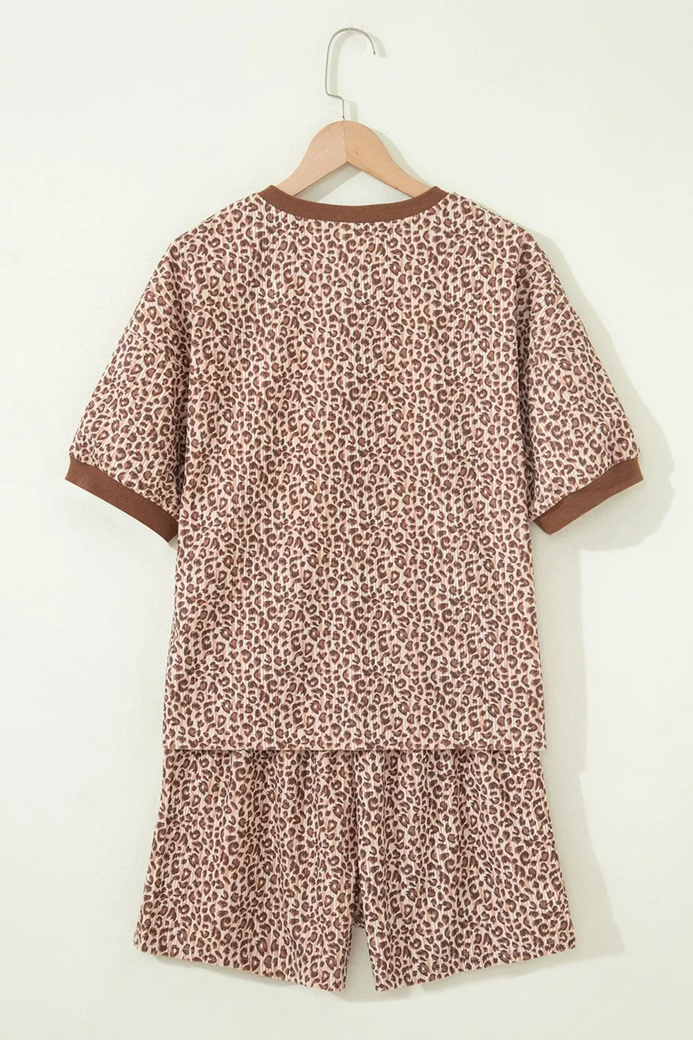 Half button loose tee leopard detail