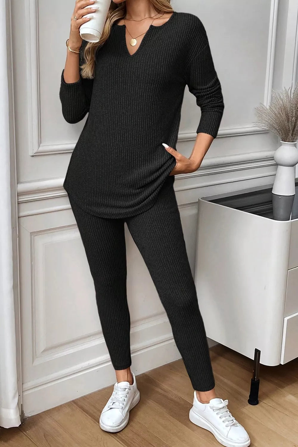 Black notched two piece set side view