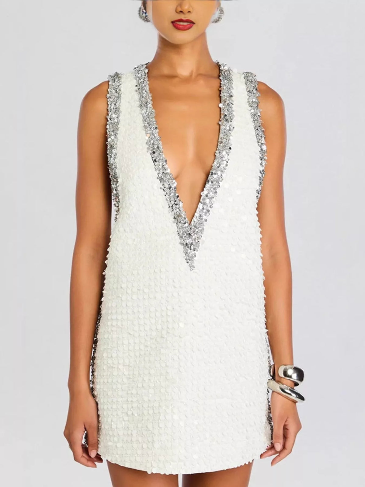 Sleeveless sequin mini party dress, detail of the fabric