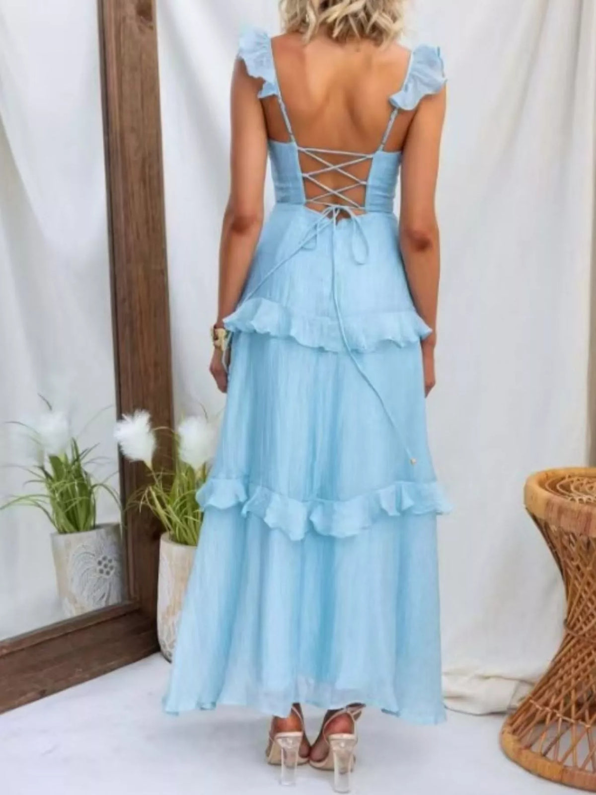 Lace up back maxi dress back detail