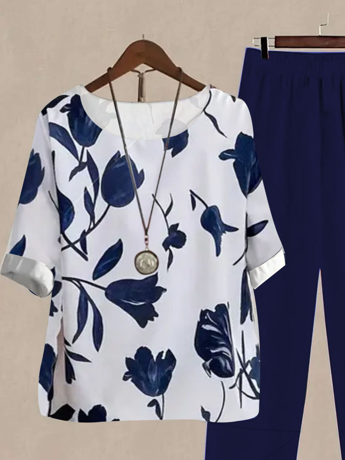 Printed top and pants set angle