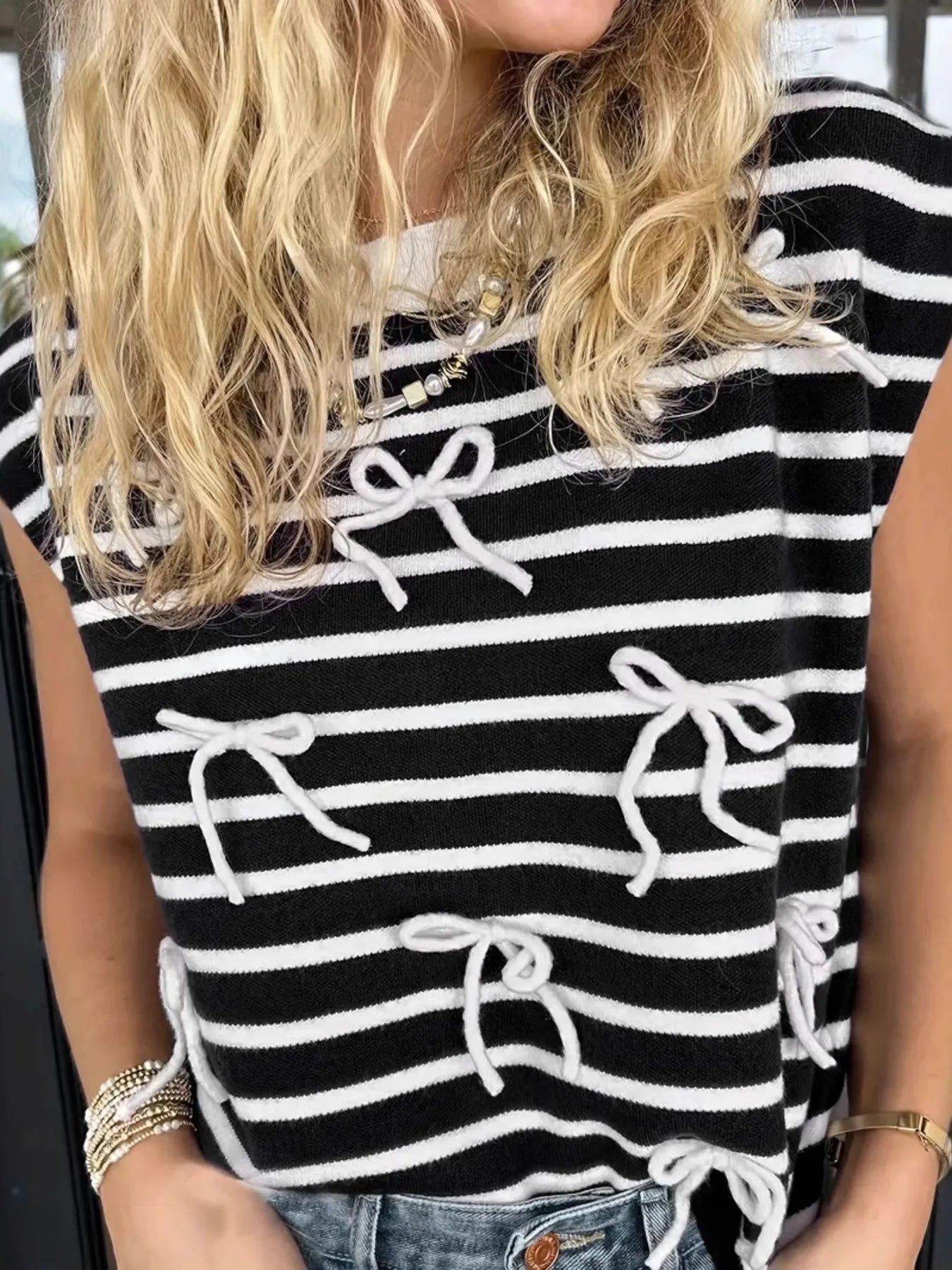 Bow Striped Round Neck Sweater Vest - Fashorio