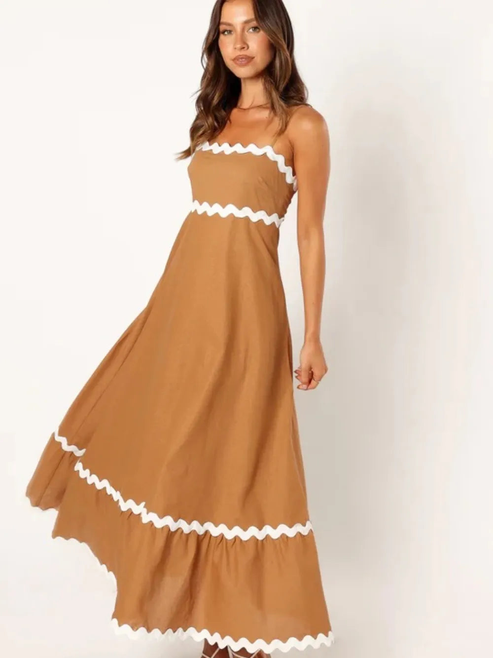 simple spaghetti strap maxi dress fabric and print detail
