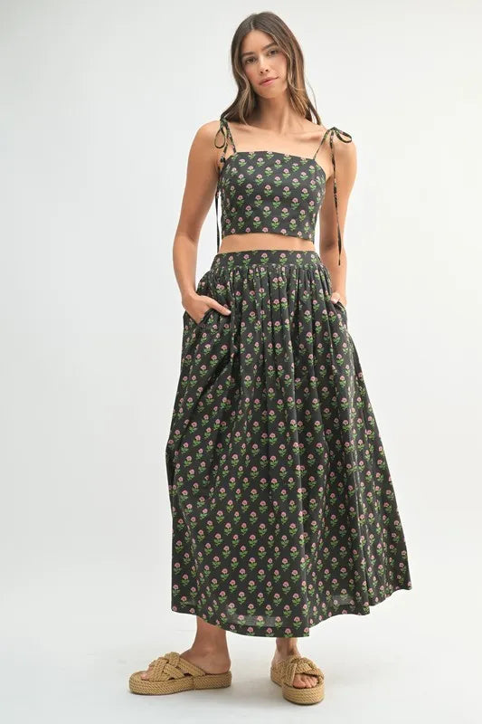 MABLE Floral Crop Top and Skirt Set Black - Fashorio