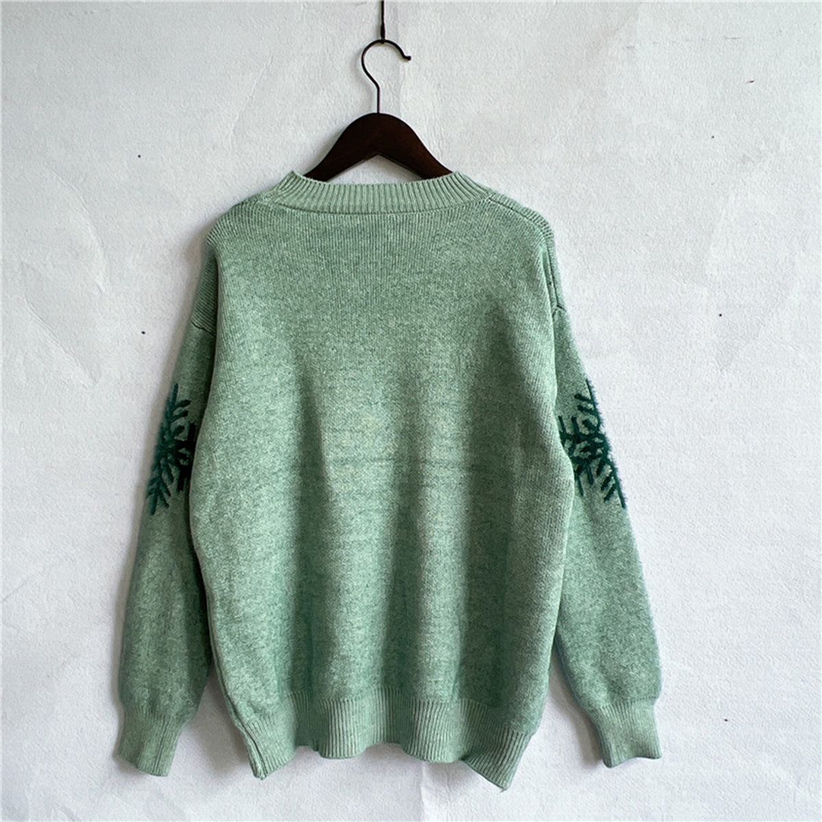 Reindeer and Snowflake Pattern Sweater - Fashorio