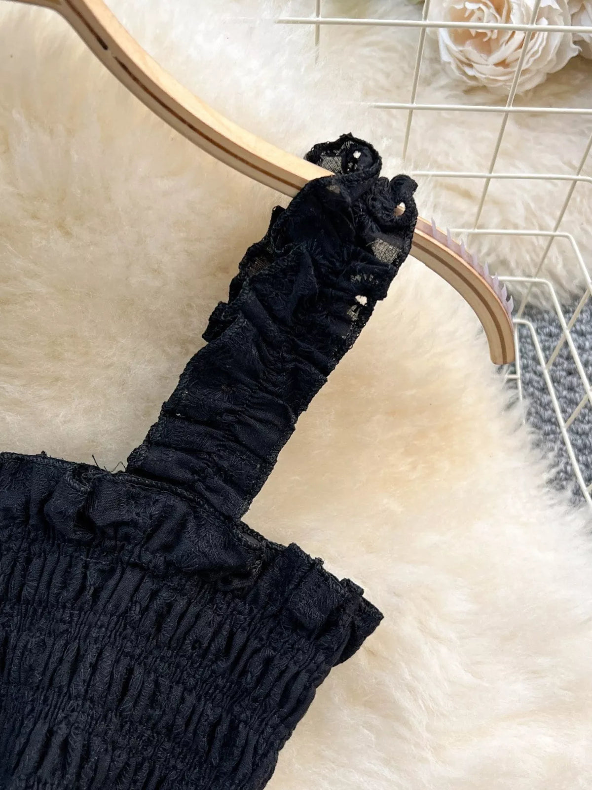 Hollow out skirt flowing silhouette