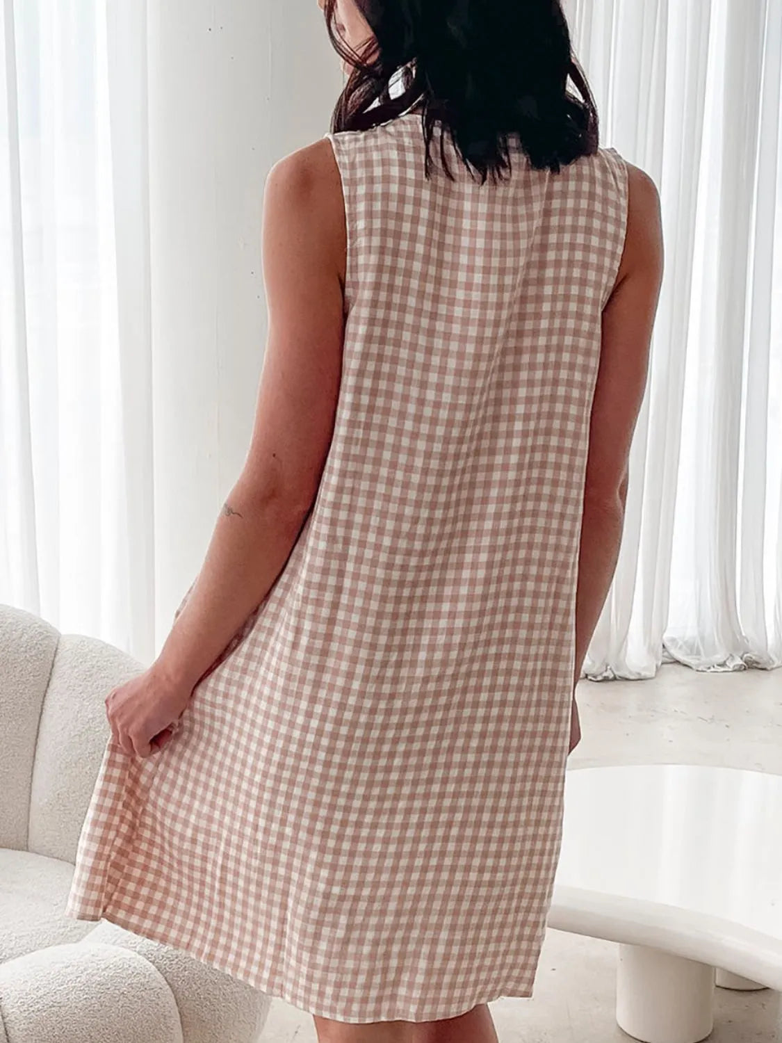 Plaid Tie Front Sleeveless Dress in Black styled look