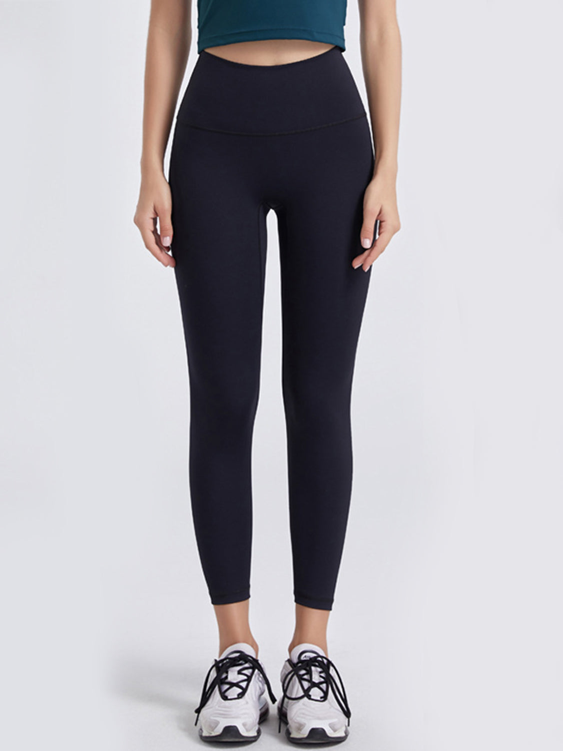 Sports leggings hem detail