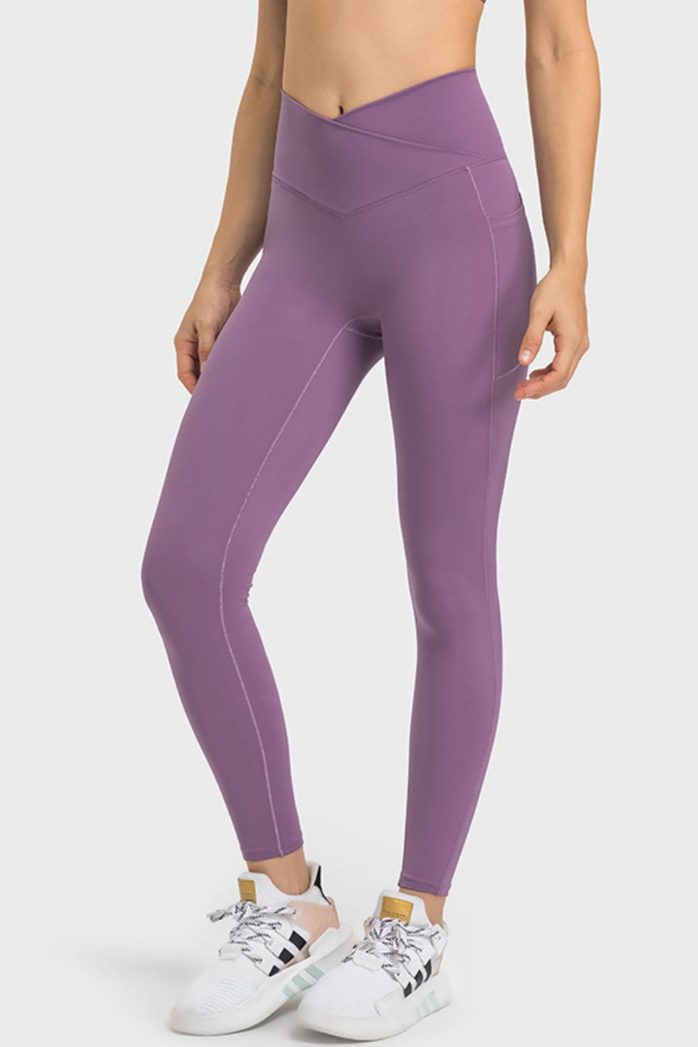 V Waist Yoga Leggings with Pockets waistband detail