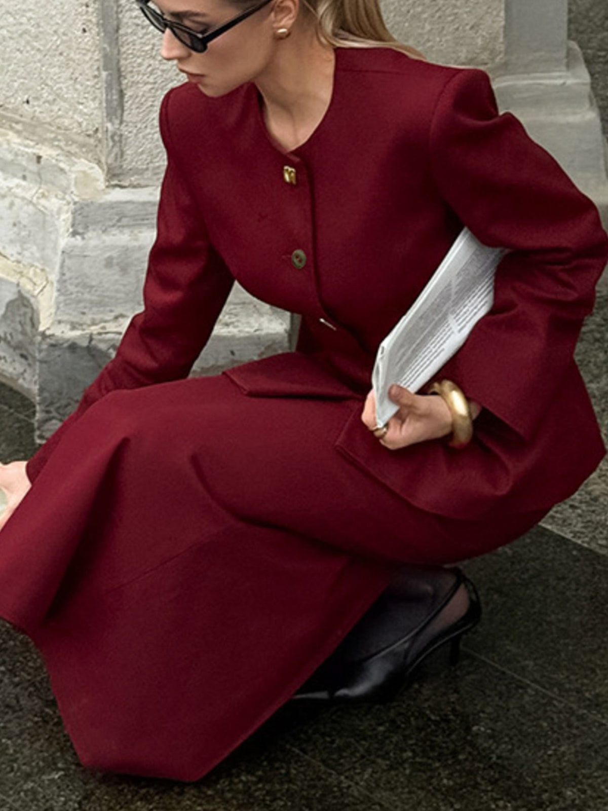 Tailored two piece set side profile