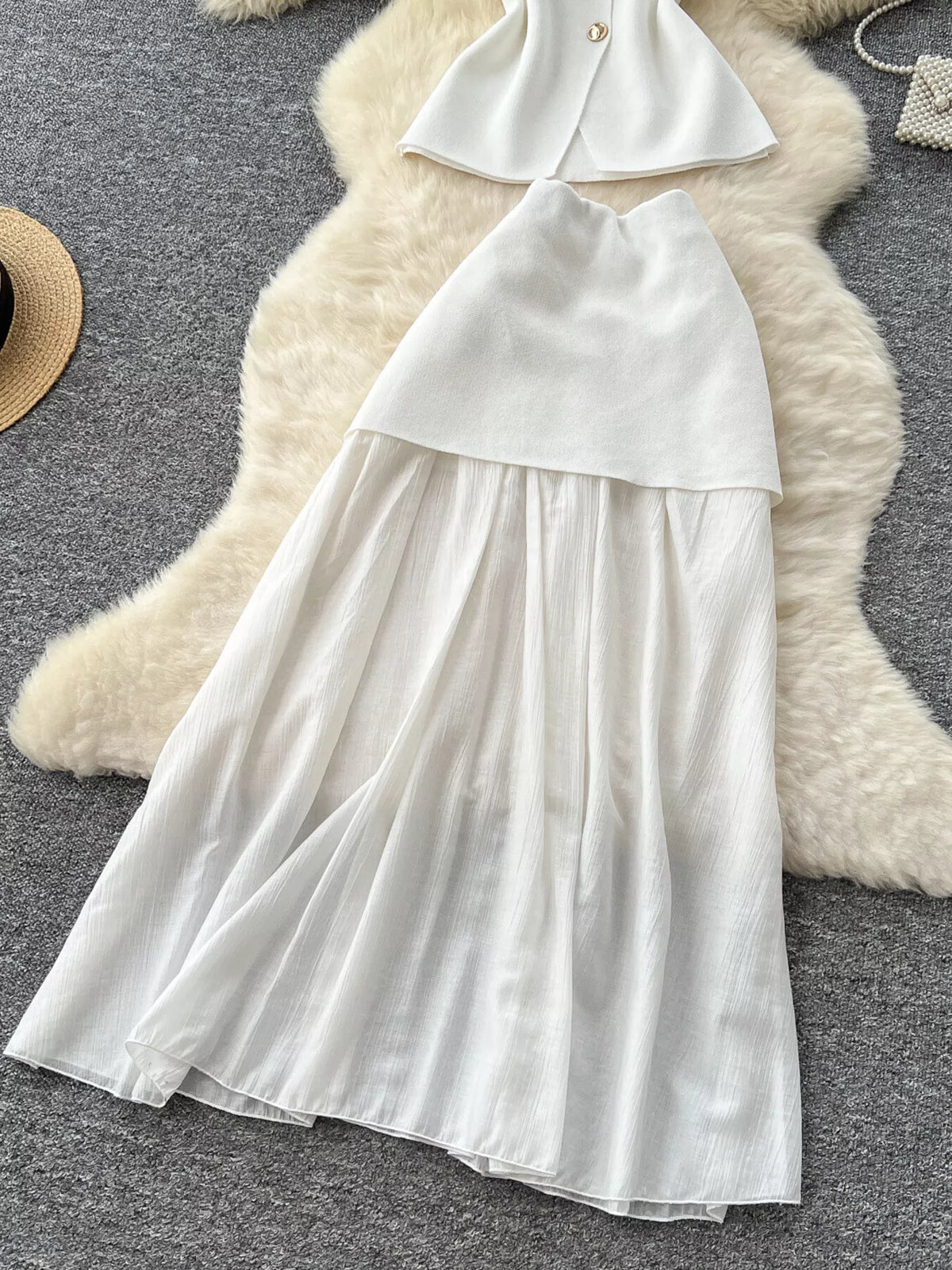 Sleeveless button top detail