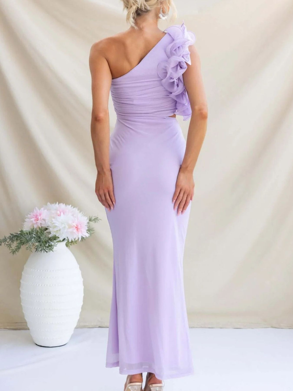 One shoulder floral trim sleeveless maxi dress styled look