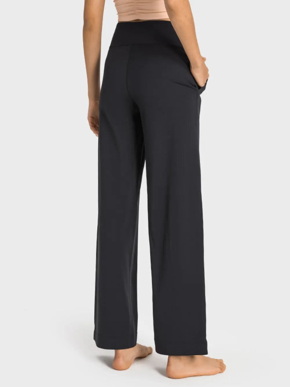 wide leg sports pants waistband detail