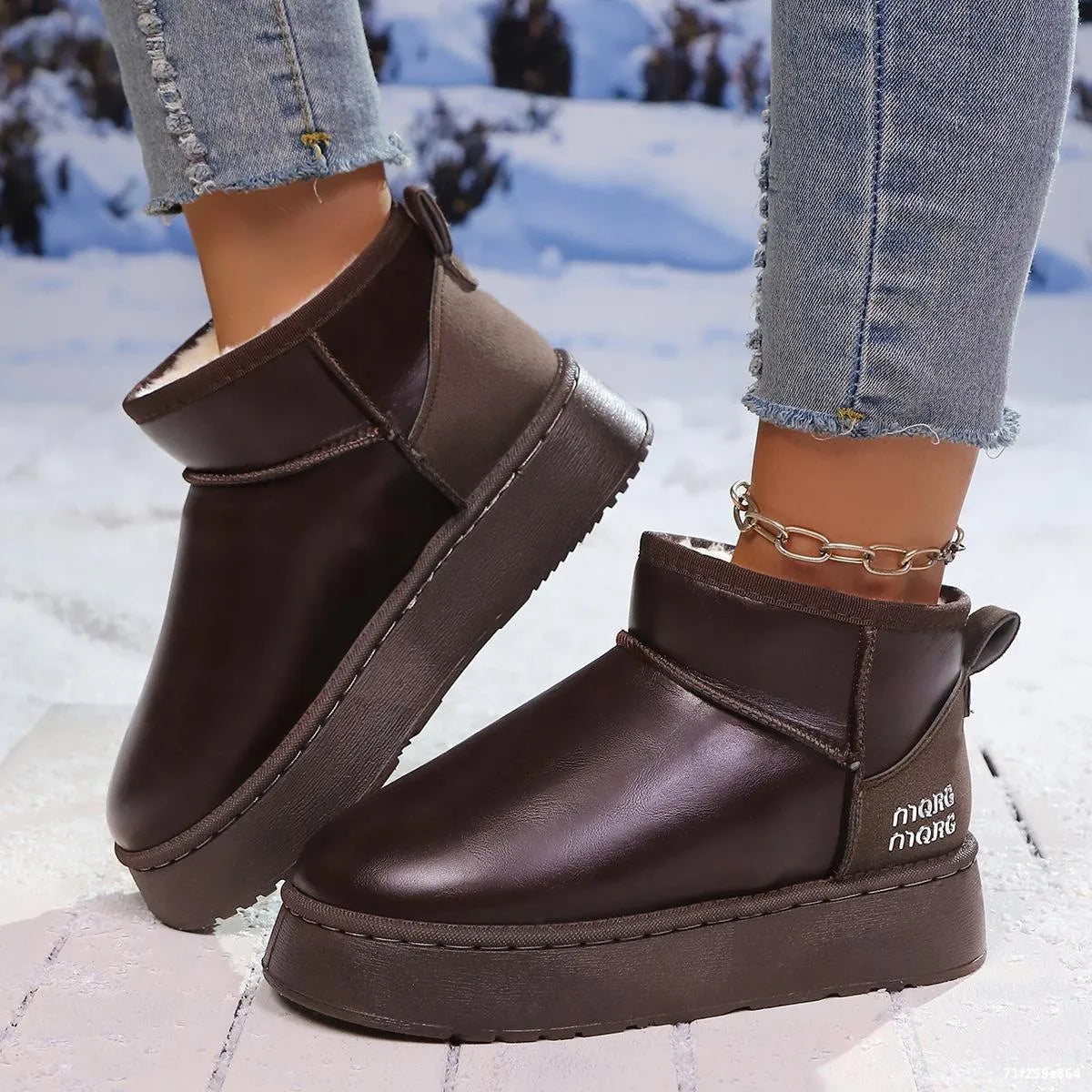 Faux fur platform ankle boots shaft detail