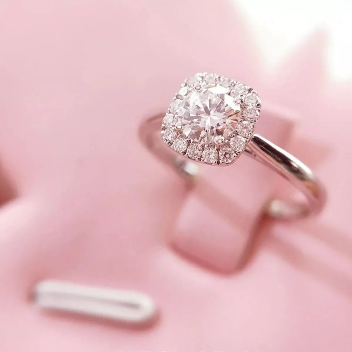Moissanite square ring top view of the stone