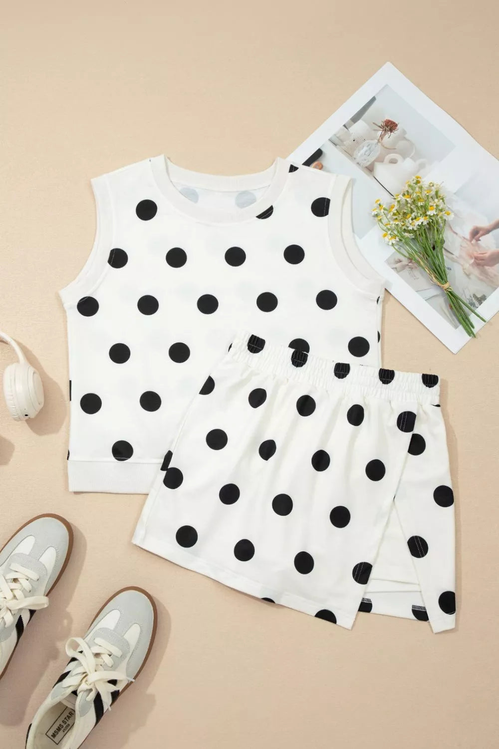 Polka dot skort fabric detail