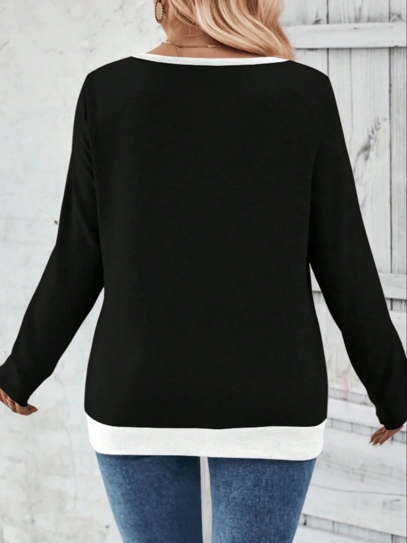 Plus Size V-Neck Contrast Trim T-Shirt - Fashorio