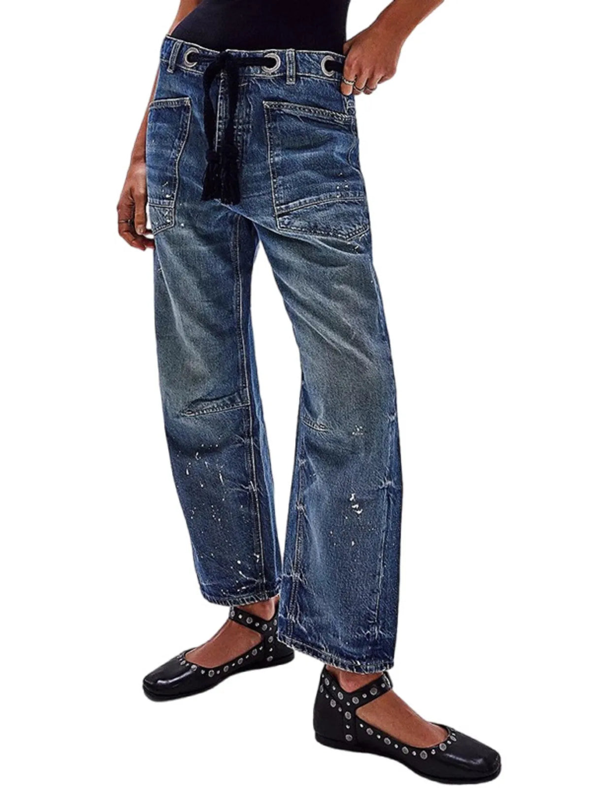 Casual styling of washed jeans