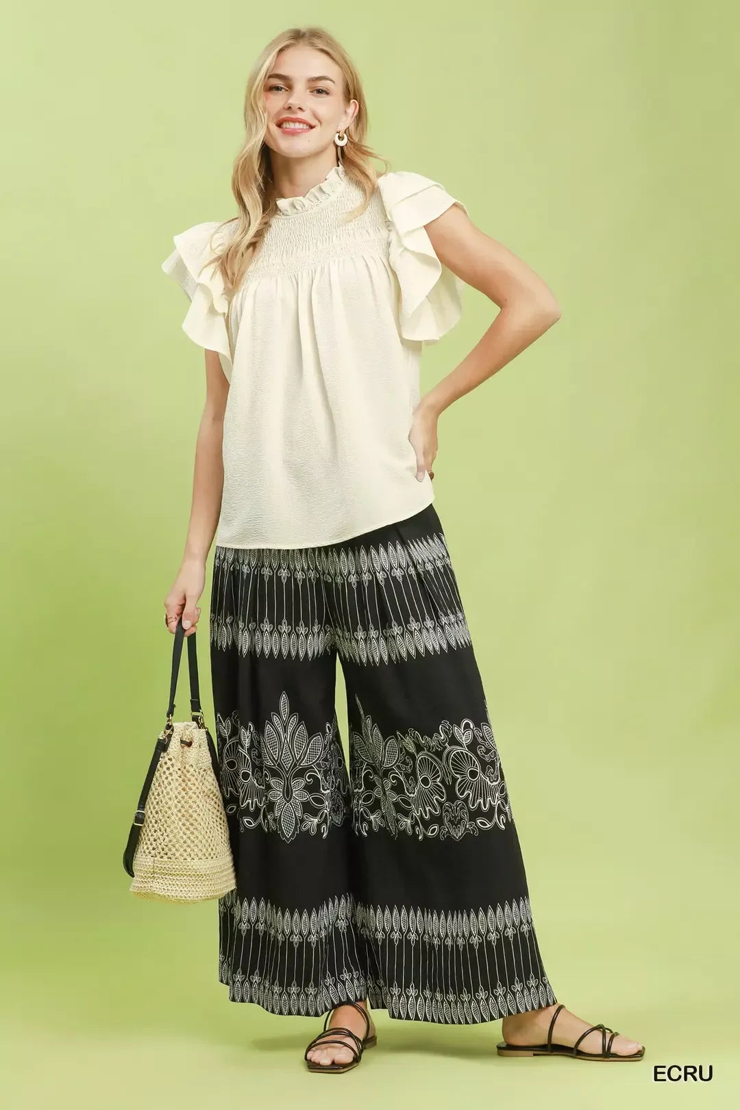 Ruffle sleeve close up