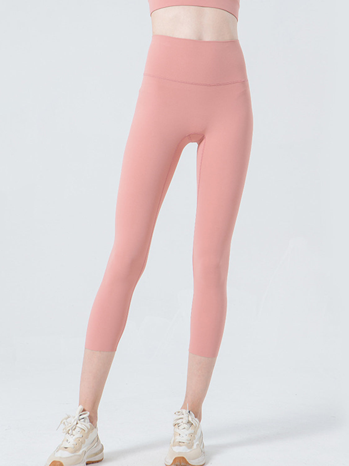 Wide waistband cropped sports leggings front view