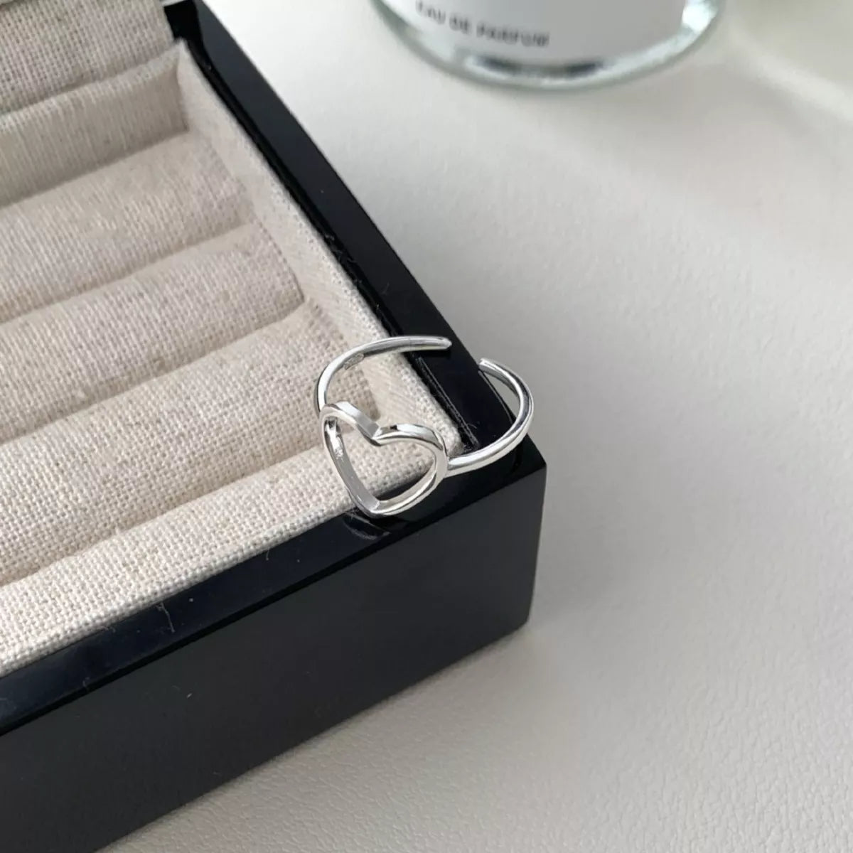 925 sterling silver heart ring detail of the heart shape