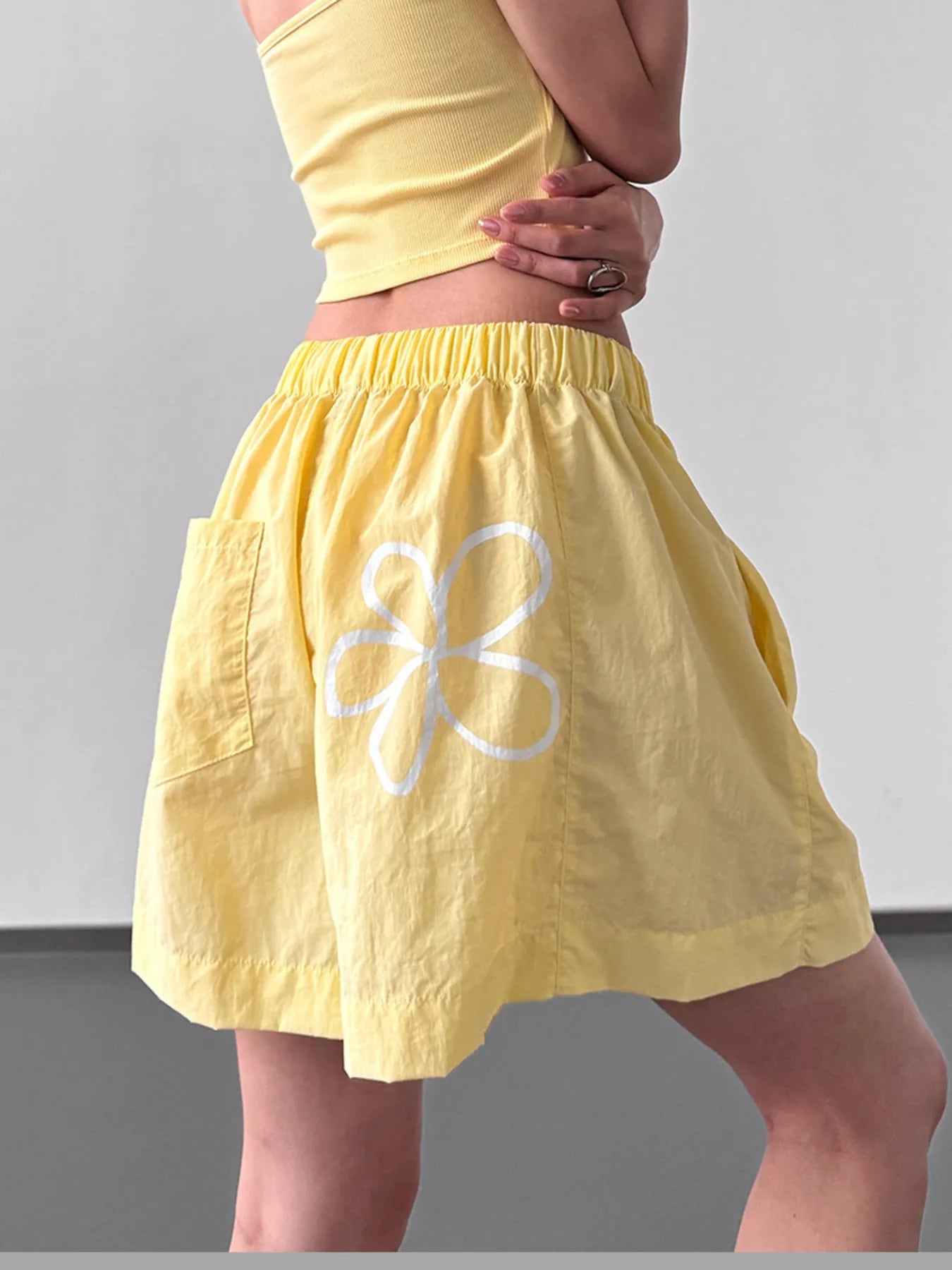 Elastic Waist Shorts - Fashorio