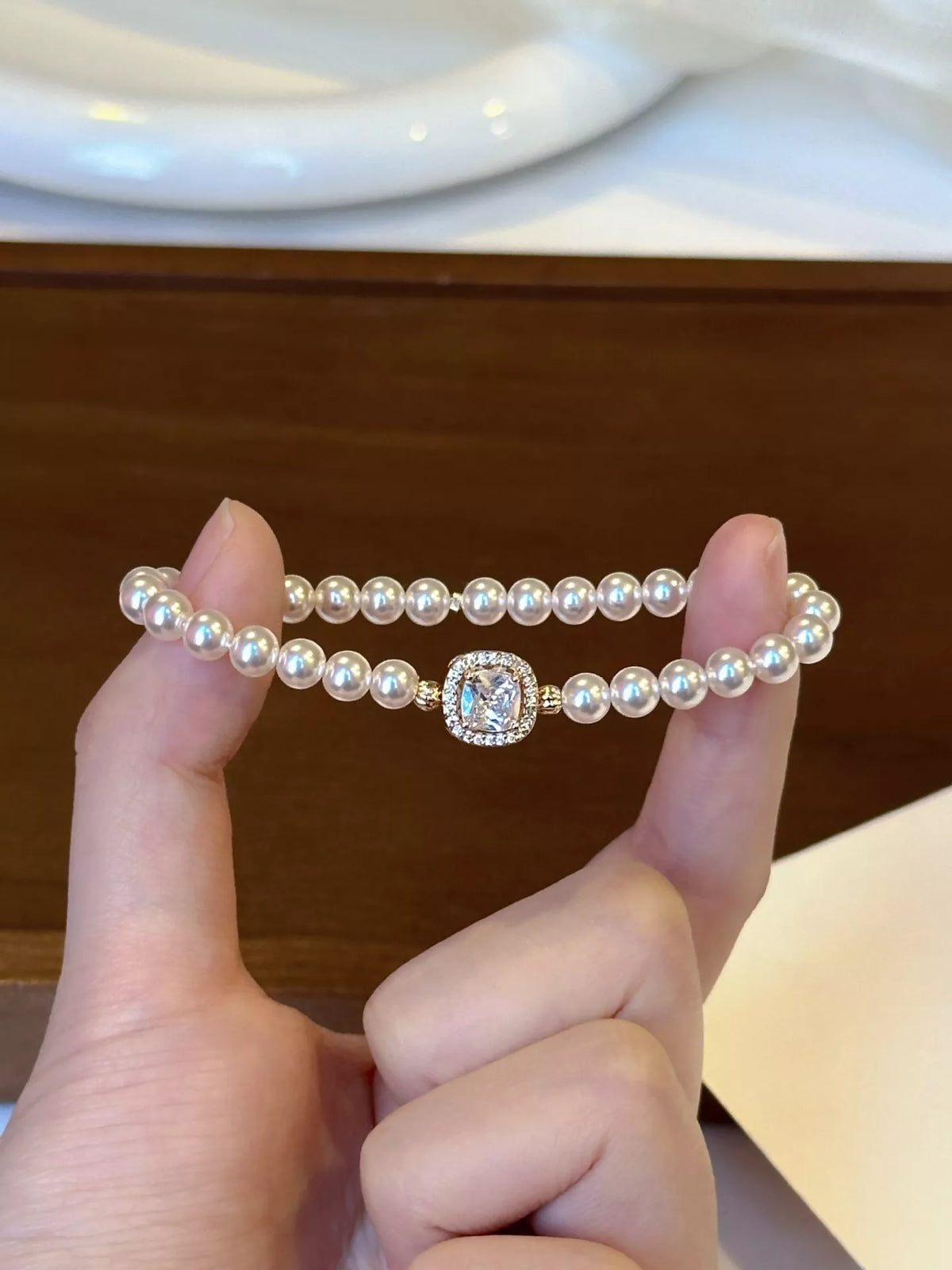 gold plated pearl bracelet front view