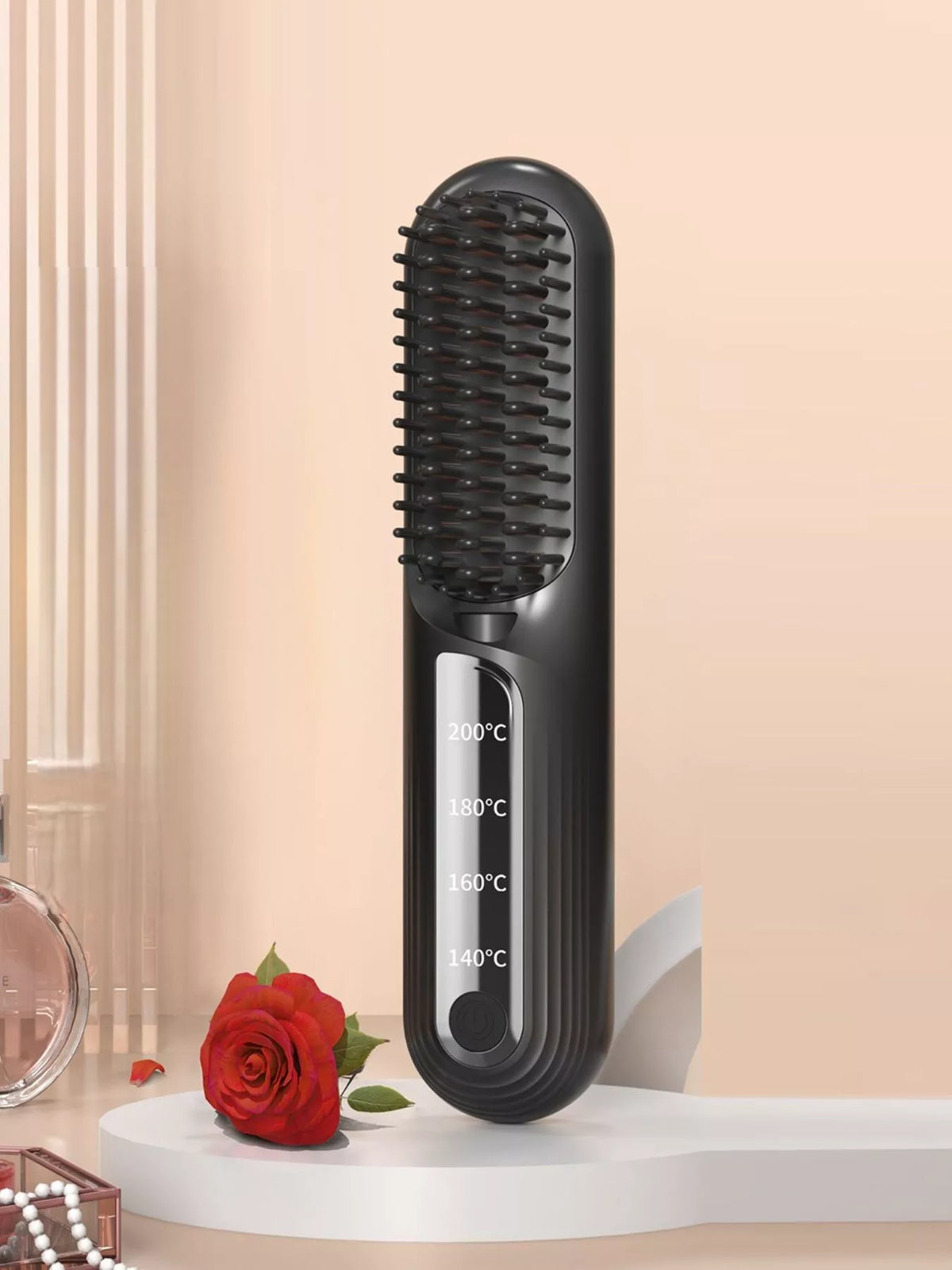 Straightening comb in black